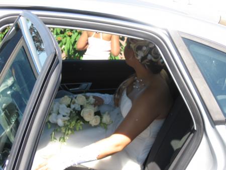assamoi oummou dans la voiture des mariés