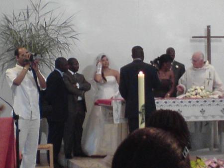 signature des temoins et mariés. mme de lattres en action elle trop belle.