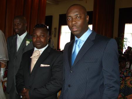 les 2 temoins parmi les 8 temoins.c est le mariage d un boucantier.